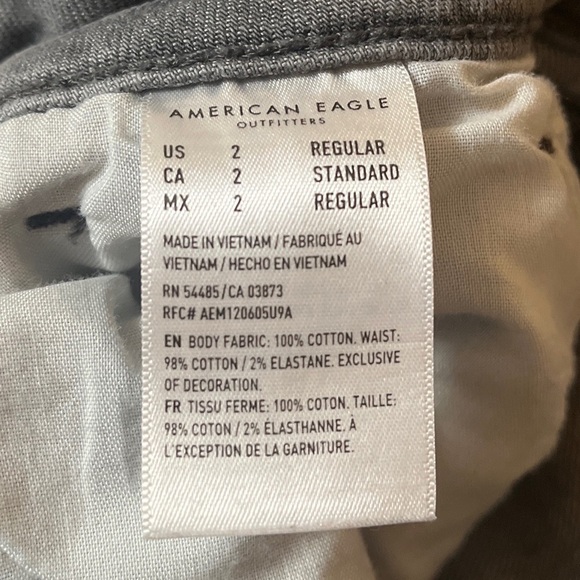 American Eagle Destroyed Distressed Grey Mom Jean - Picture 4 of 5